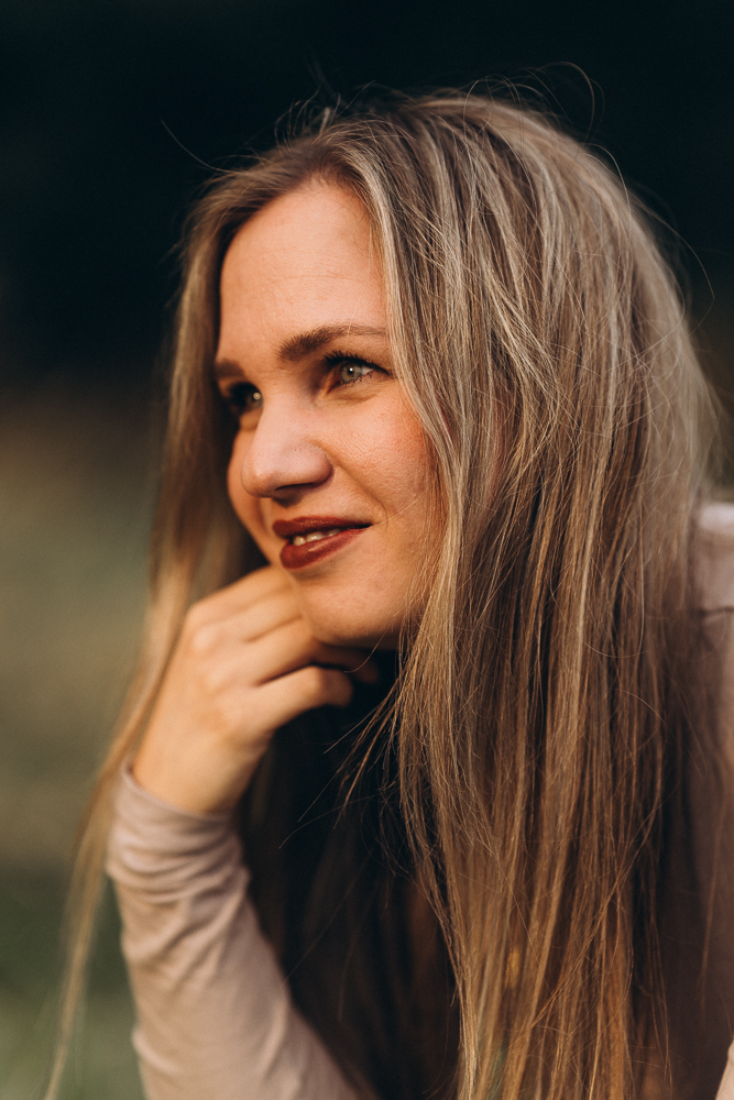 Portraitshooting Frau verträumt