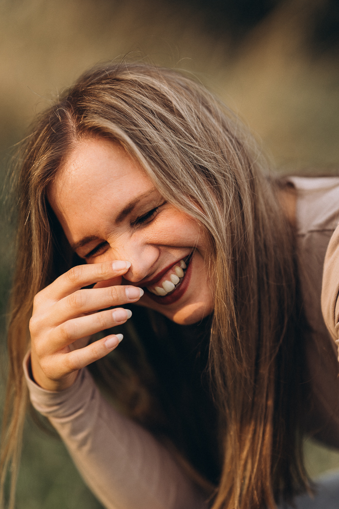 Portraitshooting Frau lachend